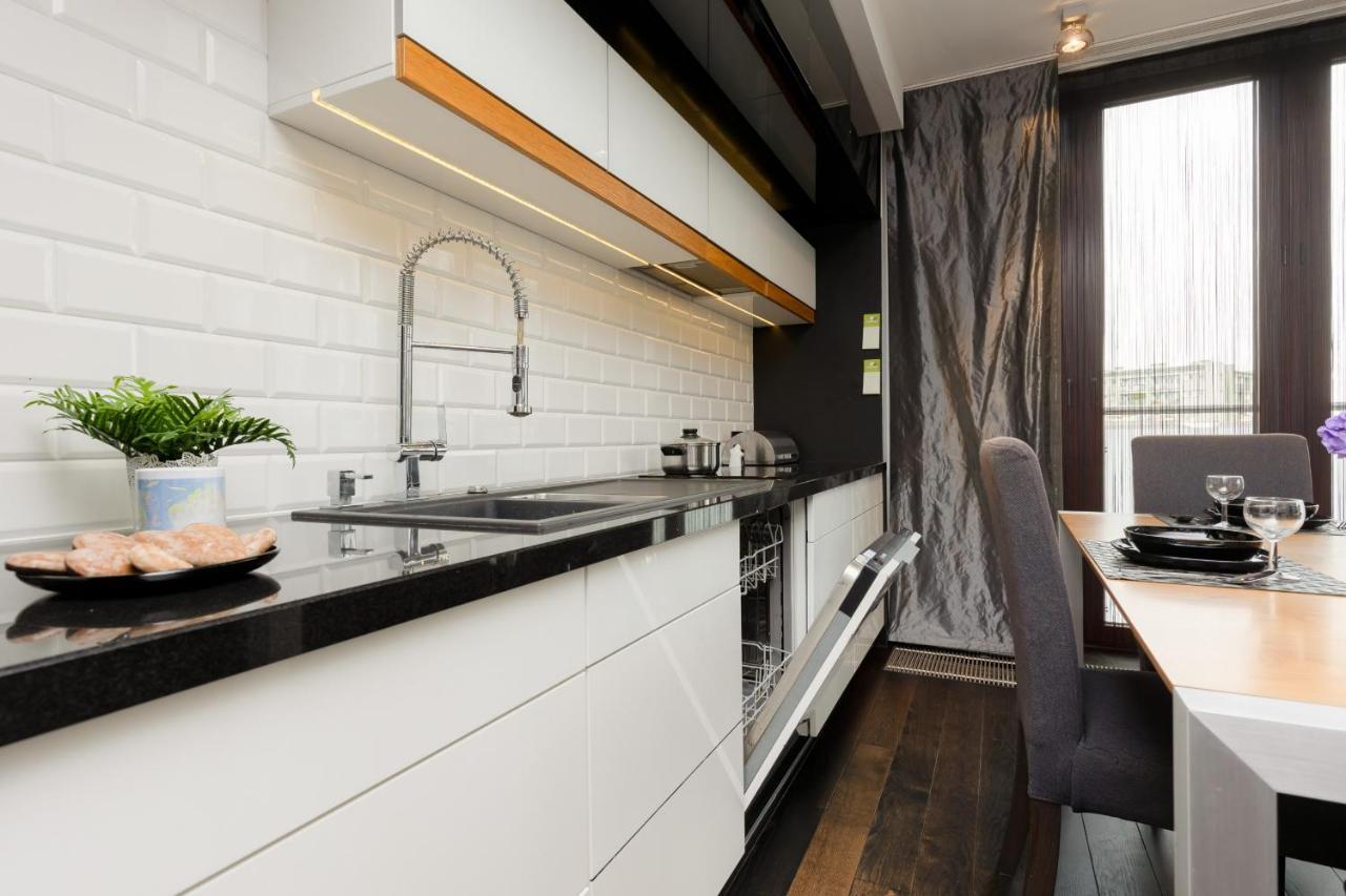 Warsaw Srodmiescie Riverside Three-Bedroom Apartment By Renters מראה חיצוני תמונה