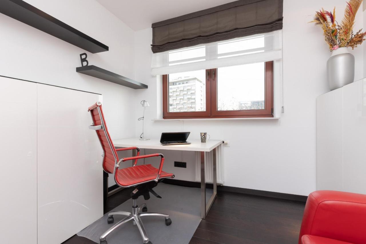 Warsaw Srodmiescie Riverside Three-Bedroom Apartment By Renters מראה חיצוני תמונה