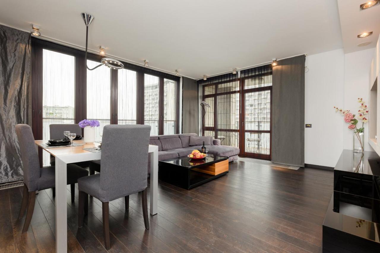 Warsaw Srodmiescie Riverside Three-Bedroom Apartment By Renters מראה חיצוני תמונה