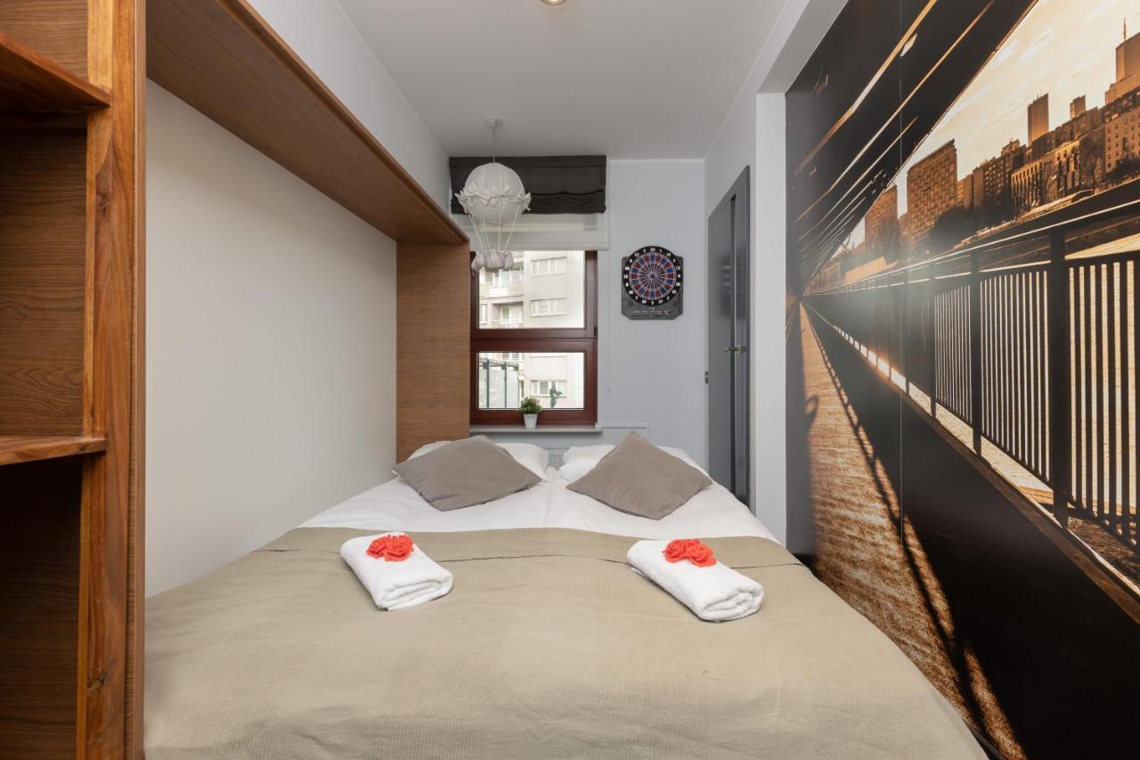 Warsaw Srodmiescie Riverside Three-Bedroom Apartment By Renters מראה חיצוני תמונה